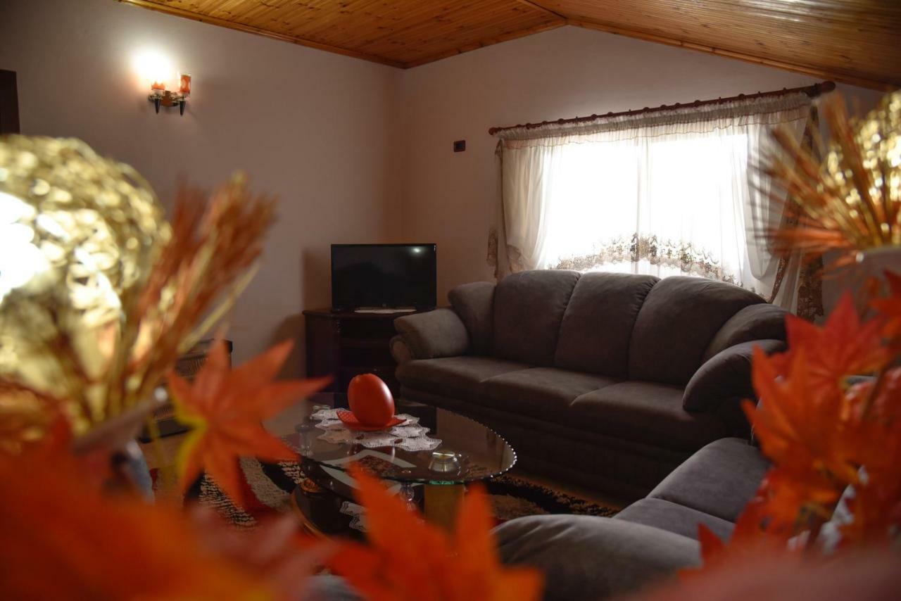 Villa Garden Shkodra ภายนอก รูปภาพ